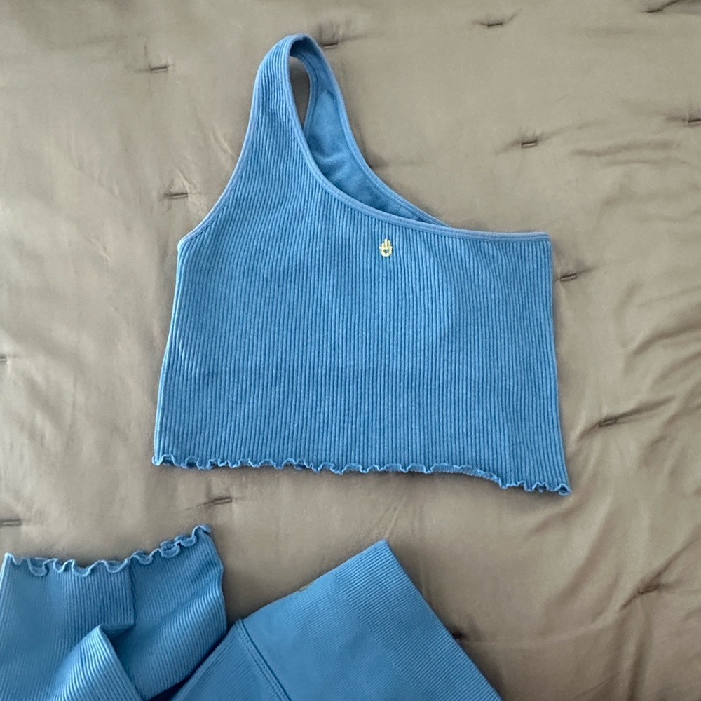 One-Shoulder Blue Ribbed Crop Top - Picture 4 of 6